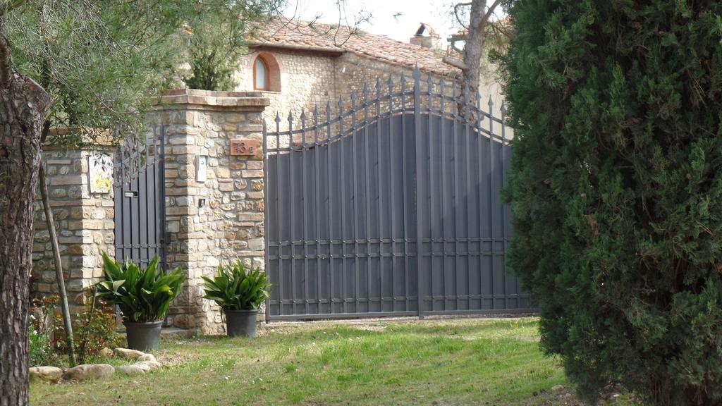 Il Fienile Holiday Home Le Fornacette Екстериор снимка